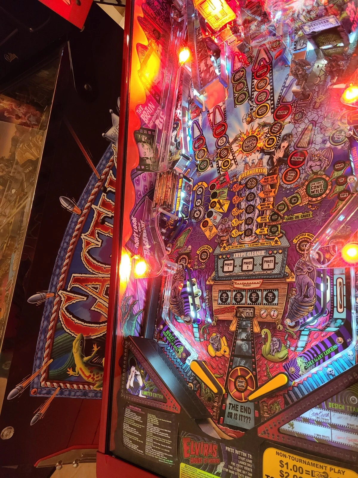 Elvira House of Horrors Limited Edition Pinball - Image 6